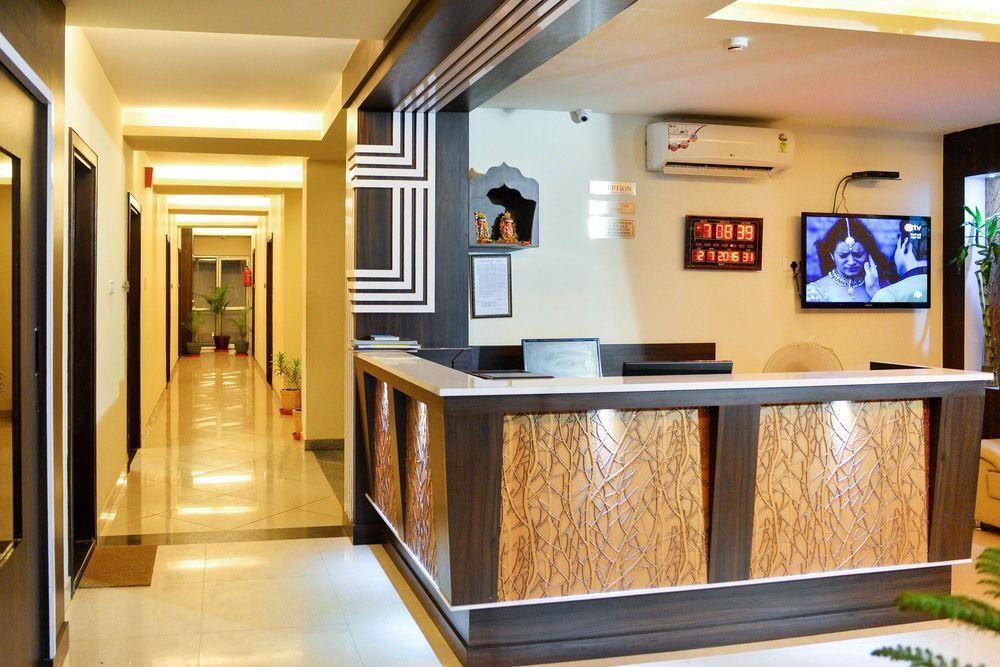特瑞博特雷德杨基国际酒店 瓦拉纳西 外观 照片