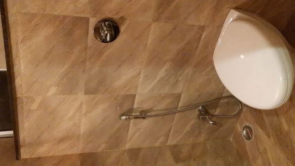 特瑞博特雷德杨基国际酒店 瓦拉纳西 外观 照片